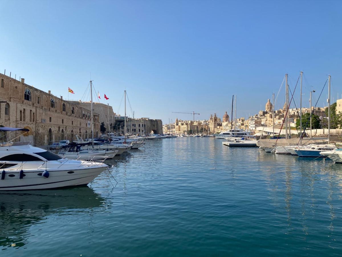 Citta Cospicua Suites Luaran gambar